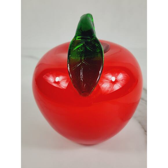 Art Glass Hand Blow Red Apple w/ Green Leaf Fruit Vegetable 4" Life Size 90s Vtg - Picture 3 of 14